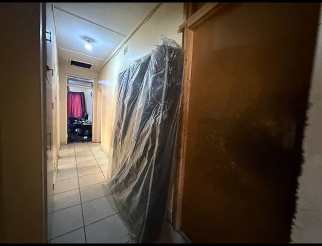 5 BEDROOM HOUSE FOR SALE IN VANDERBIJLPARK CW 5